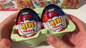 Huevos Sorpresa de Chocolate Kinder Joy de Stranger Things al por Mayor con Juguetes Coleccionables para Niños, Regalos de Cumpleaños, Artículos para Fiestas. - Product Image 6