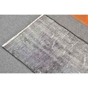พรมตุรกีขนาดเล็ก 1.4x3.1 ฟุต สีเทาดำลายพราง ทำจากขนสัตว์ - Product Image 5