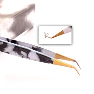 Ensemble de pinces d'extension de cils de luxe avec pointe dorée et poignée en marbre Outil de cils de précision avec emballage de boîte-cadeau assorti - Product Image 5