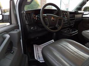 GMC Savana 3500 Turbo Van 2019 Usada - Asientos de Cuero, Neumáticos R18, Interior Claro, Transmisión Automática - Product Image 4