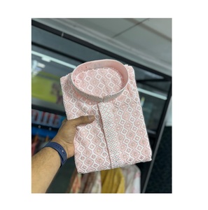 Ensemble pyjama Kurta élégant pour hommes Vêtements ethniques traditionnels pour mariages, festivals et événements culturels disponibles à la vente depuis l'Inde - Product Image 1