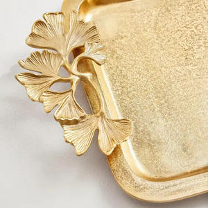 Bandeja de servicio rectangular de Metal popular con asas de hoja de Ginkgo, bandejas de mesa para servir alimentos chapadas en oro para el hogar y la boda - Product Image 3