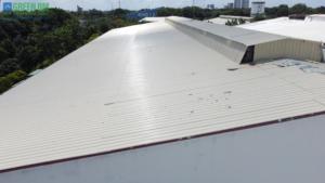 En gros Isolé ASA PVC 5 Vagues Toit Feuille Durable Léger Étanche pour Hôtels Parcs Entrepôts Vietnam Usine Approvisionnement - Product Image 6