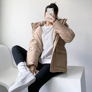 Chaqueta acolchada recortada acolchada personalizada al por mayor para mujer de lona transpirable con procesamiento de punto de temporada de invierno - Product Image 5