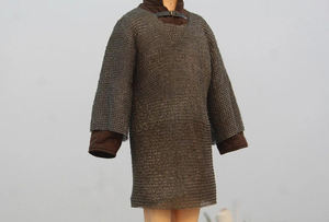 Armure de cotte de mailles de chevalier médiéval avec Gorget et Pauldrons Battle Dress Costume HAND MARICLES HM-5 Four Seasons - Product Image 3