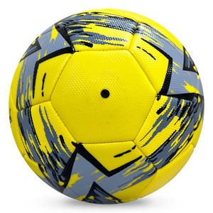 Ballons de football de club économiques en cuir PU stratifié imperméable, fabriqués au Pakistan, 32 panneaux, cousus à la machine, super adhérence, personnalisables - Product Image 6