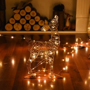 Figurines de renne en fil d'or avec lumières LED Ensemble de décoration de Noël élégant pour salon, cheminée ou jardin - Product Image 5