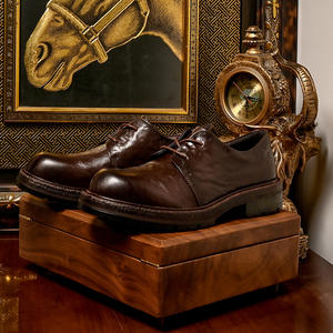 Chaussures mocassins en cuir de veau avec détails cousus à la main et soutien de la voûte plantaire, chaussures de ville pour hommes - Product Image 1