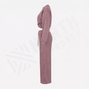 ชุดเซ็ตเสื้อฮู้ดครอปและกางเกงจ็อกเกอร์สไตล์สตรีทแวร์แฟชั่น ผ้าคอตตอน 100% ระบายอากาศได้ดี ลวดลายย้อมสีแบบ Acid Wash สีพื้น - Product Image 3