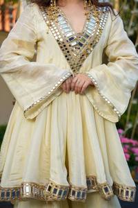 Ensemble Salwar Kritva Fashion, élégant, en soie Jari dorée Cosmos, avec bordure en dentelle à motifs miroir, dupatta pour femmes, longueur genoux, ensemble trois pièces - Product Image 2