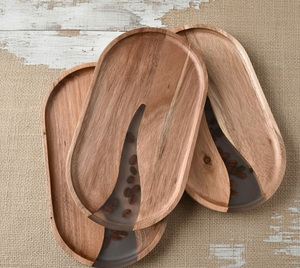 Plateau de rivière personnalisé en résine époxy de qualité supérieure, écologique, de qualité alimentaire et en bois massif pour la cuisine, la salle à manger et les cadeaux - Design moderne - Product Image 1