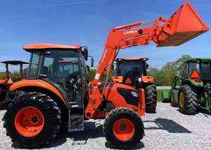 Usado 2017 Kubota M7060 con cargador y cucharón de conexión rápida - Product Image 5