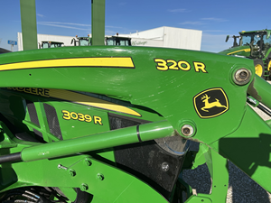 Achetez le tracteur à roues John Deere 3039R Mini 4x4 avec tondeuse et chargeur pour ferme, multifonctionnel 4 roues motrices, 25 CV, à vendre - Product Image 4
