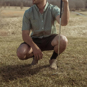 Chemises à manches courtes pour hommes avec motifs imprimés, broderie d'étiquette de logo personnalisé et options de marque personnelle - Product Image 4