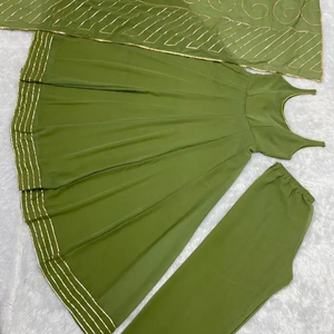 Nouvelle robe de soirée en georgette lourde avec Dupatta fantaisie au prix de gros pour les mariages, les fêtes et les festivals - Product Image 1