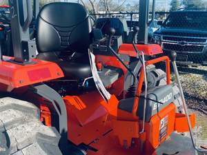 Tracteur diesel Kubota M62 62 CV |   Chargeuse-pelleteuse 4x4 pour la construction et l'agriculture - Product Image 3