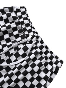 Shorts de plage pour hommes, logo personnalisé OEM, shorts streetwear, imprimé à carreaux noirs, respirants, légers, décontractés, shorts d'été - Product Image 4