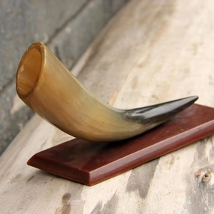 Corne de bière à boire de qualité supérieure Personnaliser la taille Logo Corne à boire Viking durable et sûre pour les aliments à faible taux pour l'occasion de Noël - Product Image 1