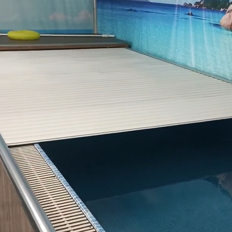 Winter insulation pool cover child safety