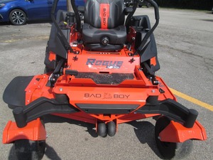 Tondeuse à gazon électrique Bad Boy OUTLAW ROGUE 5400 2024, 28V, 4 temps et 2 temps, fonctionnalités de coupe de l'herbe avec tondeuses rotatives et autoportées - Product Image 6