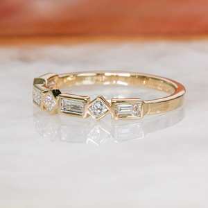 Anillo de Bodas de Oro de 14K con Diamantes Cultivados en Laboratorio, Corte Princesa y Baguette, Claridad VS1, Media Eternidad, para Regalo - Product Image 4