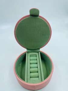 Caja de Almacenamiento de Joyería de Tela de Algodón de Lujo con Diseño Intrincado, Bordada a Mano con Cuentas, Color y Tamaño Personalizables, para Collares - Product Image 3