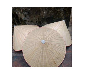 Vietnam Premium Traditional Non La, Sombrero de granjero hecho a mano Perfecto para la decoración del hogar y el mercado de exportación - Product Image 1