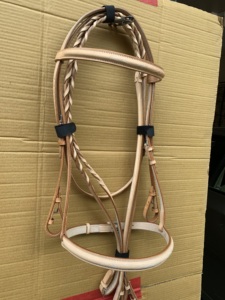 Brida de cuero de filete inglés de alta calidad para caballos Acolchado de vaca suave y hebillas SS Brida cosida elegante - Product Image 2