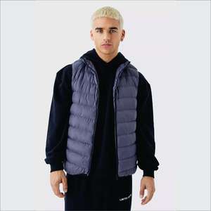 Chaqueta acolchada con logotipo frontal transpirable y acolchada de media manga para hombre, nuevo diseño informal, servicio personalizado de OME, al por mayor, fabricada en Pakistán - Product Image 1