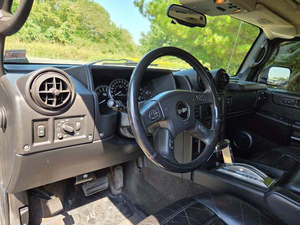 Hummer H3 SUT 4WD Usada del 2006, Camioneta de Cabina Doble, Motor V8 de 6.0L, Lujo Estadounidense, Volante a la Izquierda - Product Image 5