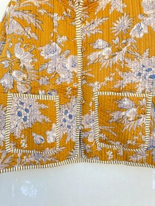 เสื้อโค้ทลำลองสำหรับผู้หญิงสำหรับฤดูหนาว พร้อมลายพิมพ์บล็อกด้วยมือ แจ็คเก็ตผ้าควิลท์ ทำด้วยมือ ผ้าสำหรับผู้หญิง เทคนิคการซักแบบวินเทจ สไตล์ใหม่ - Product Image 3