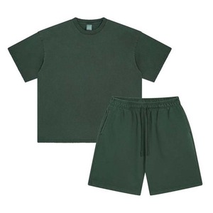 Ensembles de shorts et t-shirts personnalisés de 2 pièces Ensemble de t-shirts et shorts décontractés de style de rue pour hommes, de conception OEM surdimensionnée, unisexe pour l'été - Product Image 2