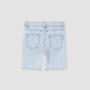 กางเกงขาสั้นสีฟ้าอ่อนแบบทำเก่าสำหรับเด็ก ขายส่ง กางเกงยีนส์คุณภาพสูงสไตล์ฮิปฮอป พร้อมป้ายยี่ห้อและขนาดตามสั่ง - Product Image 2