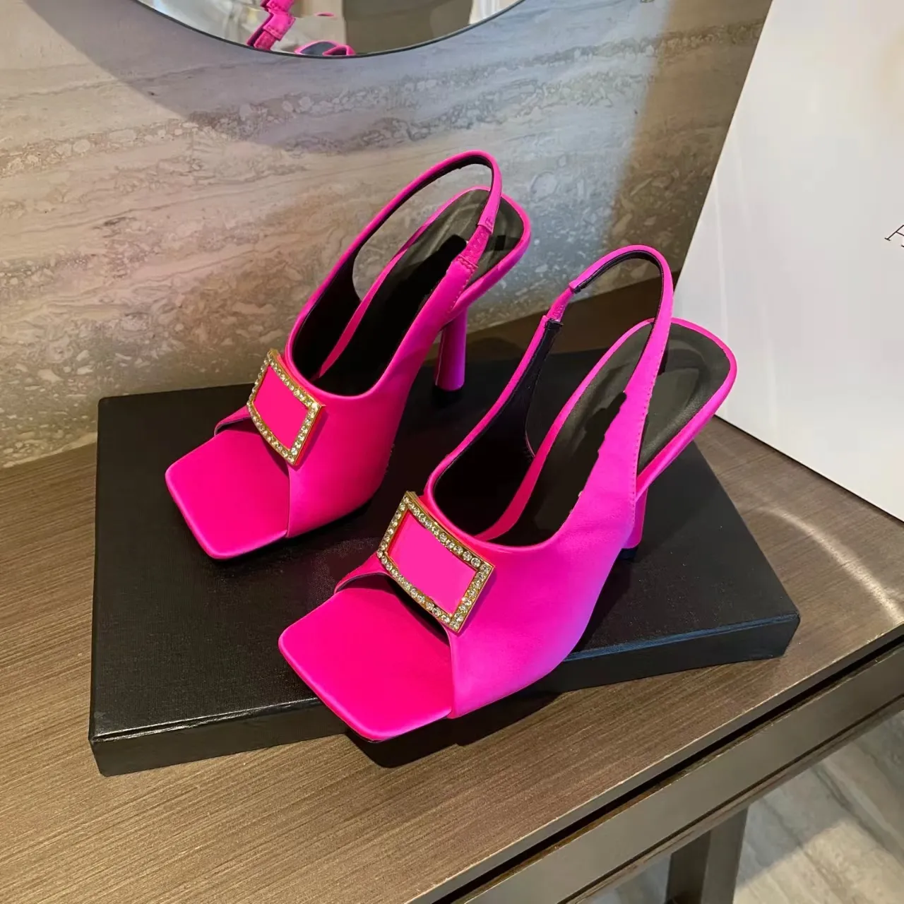 Sandales à talons hauts pour femmes, chaussures de styliste colorées de marque célèbre