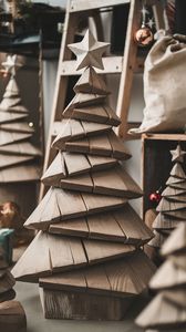 Ornement de sapin de Noël en bois fait main de haute qualité, écologique, résistant aux intempéries, taille et forme personnalisables, fabriqué en bois de cerisier - Product Image 2