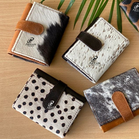 Dompet Wanita Kulit Asli Buatan Tangan Motif Hewan dengan Sentuhan Distressed, Ukuran Ideal, Multifungsi, Tempat Kartu ATM