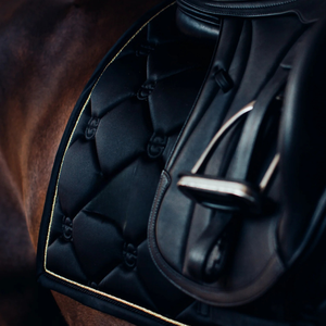 Tapis de selle équestre anglais Meilleur design Matelassé Design durable Doublure douce pour l'entraînement et la compétition Coussinets de selle OEM - Product Image 2