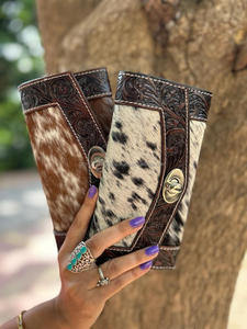 Style unique cheveux sur peau noir usiné fourrure cuir pochette femmes conçu sac à main vente chaude en cuir usiné Style occidental portefeuille - Product Image 4