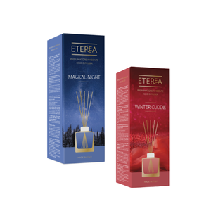Difusor de Aceite Esencial de 200 ml, Edición Invernal, Fragancia Cálida y Acogedora para el Hogar, Diseño Refinado, Sin Plomo, Hecho en Italia, Aroma Estacional Envolvente - Product Image 1