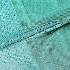 OEM Vente en gros tissu respirant pour hommes maillots de football américain en maille maillots personnalisés sérigraphiés avec logo maillot à manches courtes et col en V - Product Image 5