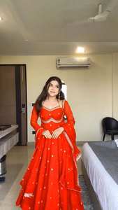 Ensemble de costume Anarkali de créateur avec broderie élégante - Product Image 2