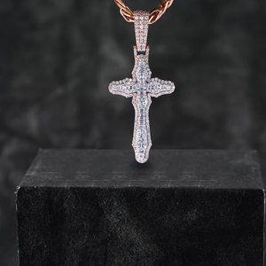 Collar con colgante de diamante de moissanita de Cruz de Oro rosa Plata 925 y chapado en oro de 18 quilates Diseño de moda elegante helado para hombres - Product Image 6