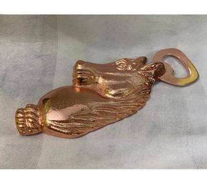 ที่เปิดขวดโลหะรูปฮ๊อกกี้ทองเหลือง AK ที่เปิดขวดสีทองและเงินที่เปิดการออกแบบที่ไม่ซ้ำกันสำหรับภาชนะที่มีสำเนียง - Product Image 6