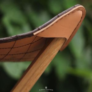 Silla de pesca de cuero y madera de teca de primera calidad, taburete plegable hecho a mano para aventuras al aire libre, camping y pesca con caña - Product Image 3