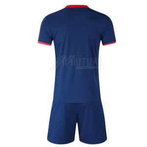 Vente de maillot de football respirant et à séchage rapide personnalisé de haute qualité sur des vêtements de football - Product Image 2