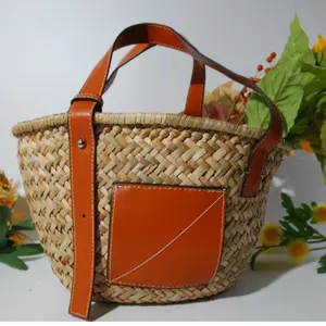 Sac fourre-tout tendance personnalisé en jonc de mer tressé, sac de plage en paille avec sangle en cuir, panier tressé, sac d'épicerie - Product Image 1
