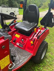 LIVRAISON GRATUITE MASSEY FERGUSON GC1723E 22,5 CV SYSTÈME DE TRANSMISSION HYDROSTATIQUE 4RM APPROUVÉ EPA CE HYDRAULIQUE AUXiliaire - Product Image 3