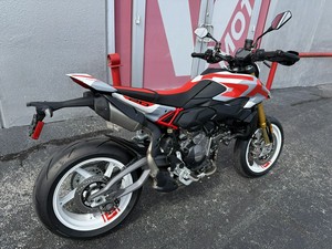 Ducati Hypermotard V2 SP : Nouvelle Moto Supermotard Adulte en Stock à Prix Imbattable - Product Image 3