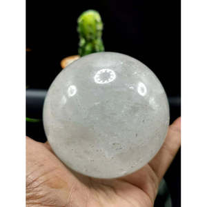 Sphère/boule de pierre de quartz clair naturel incroyablement magnifique - Guérison énergétique/Reiki/cristal - Diamètre de 3 pouces (7,5 cm) et 565 g (1,24 lb) - Product Image 4