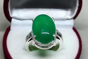 Bague classique en argent sterling 925 faite à la main en pierre précieuse d'onyx vert naturel serti de lunette ovale pour les fiançailles d'anniversaire de mariage - Product Image 4